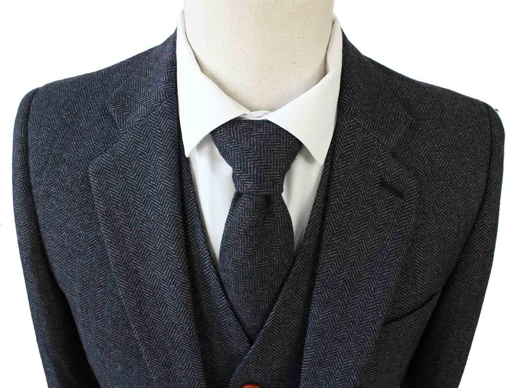 BDtailormade CHARCOAL HERRINGBONE TWEED 3 PIECE SUIT - BDtailormade TWEED SUITStweedmaker hockerty menstweedsuit